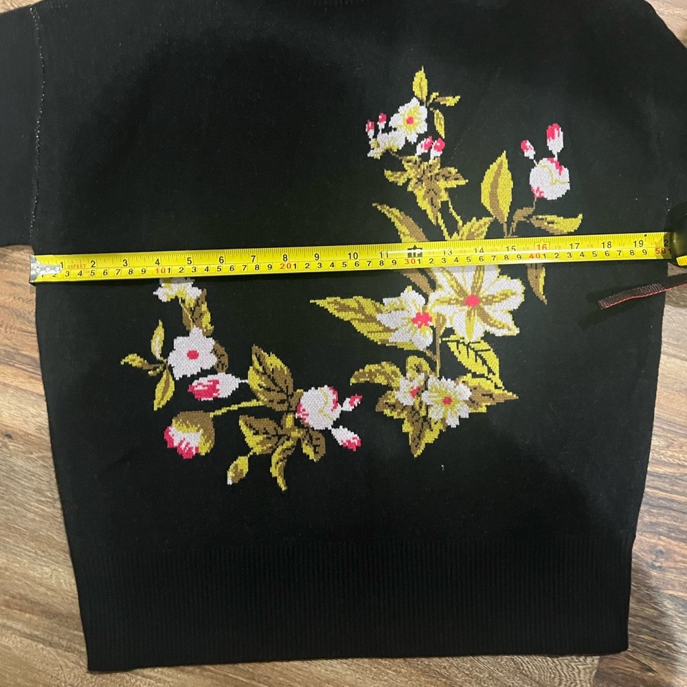 Marc New York Black Sweater with Floral Design EUC Size M - Picture 5 of 6